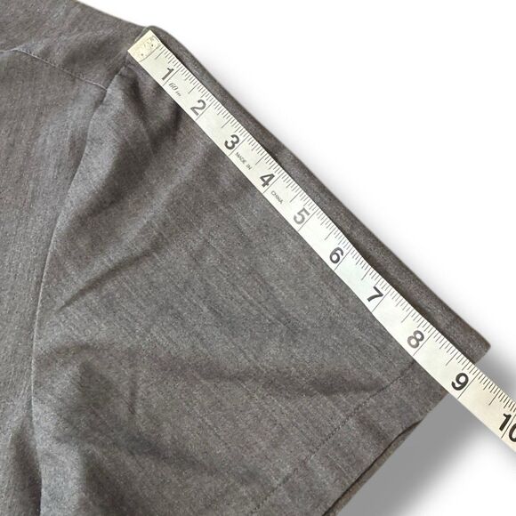 Figs Leon Scrub Top Gray Two Pocket V Neck Stretch Graphite Medical Men’s Size L - Picture 7 of 11